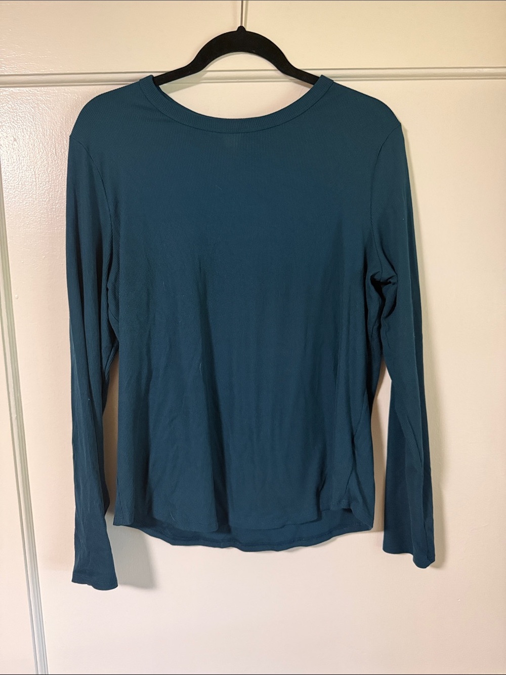 No Boundaries Teal Long-Sleeve Crewneck Top